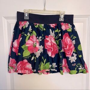 Hollister Navy with Pink Flowers Mini Skirt - Medium